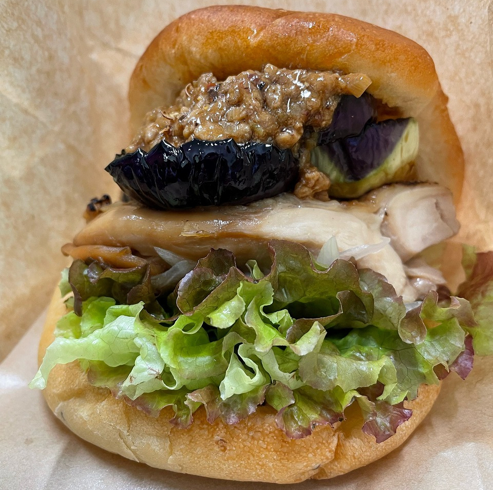近所の『まる日和』さんのハンバーガーランチ